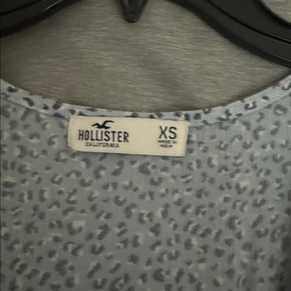 Hollister Light Blue Leopard Print Blouse - Picture 2 of 3